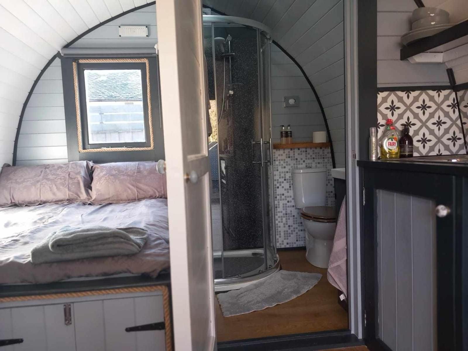 Etive Pod, West Highland Way Holidays คินลอคคลีเวน ภายนอก รูปภาพ