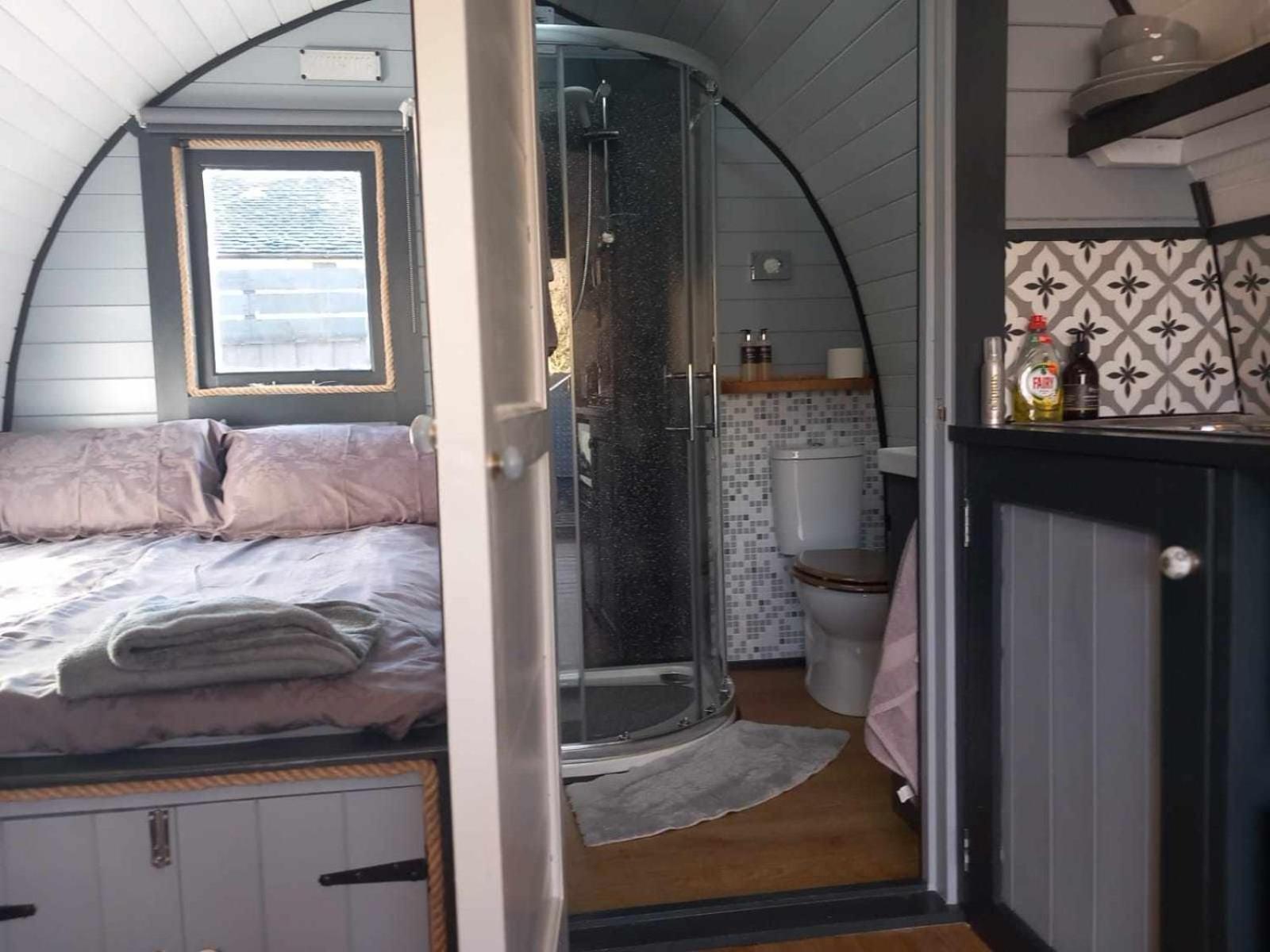Etive Pod, West Highland Way Holidays คินลอคคลีเวน ภายนอก รูปภาพ