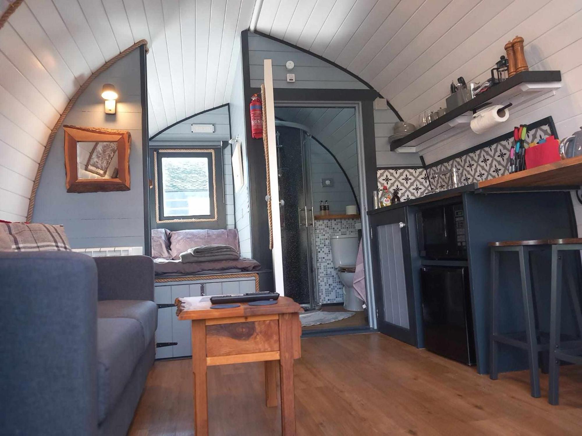 Etive Pod, West Highland Way Holidays คินลอคคลีเวน ภายนอก รูปภาพ