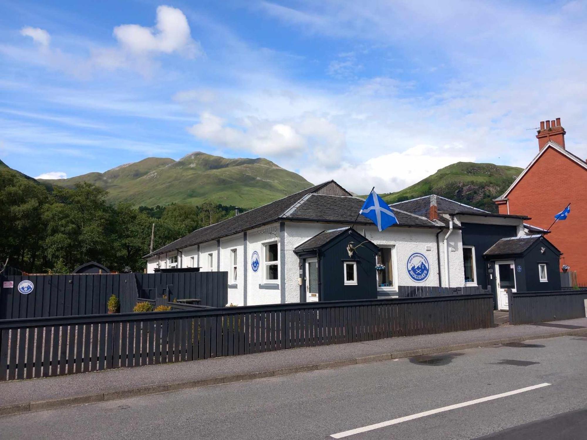 Etive Pod, West Highland Way Holidays คินลอคคลีเวน ภายนอก รูปภาพ