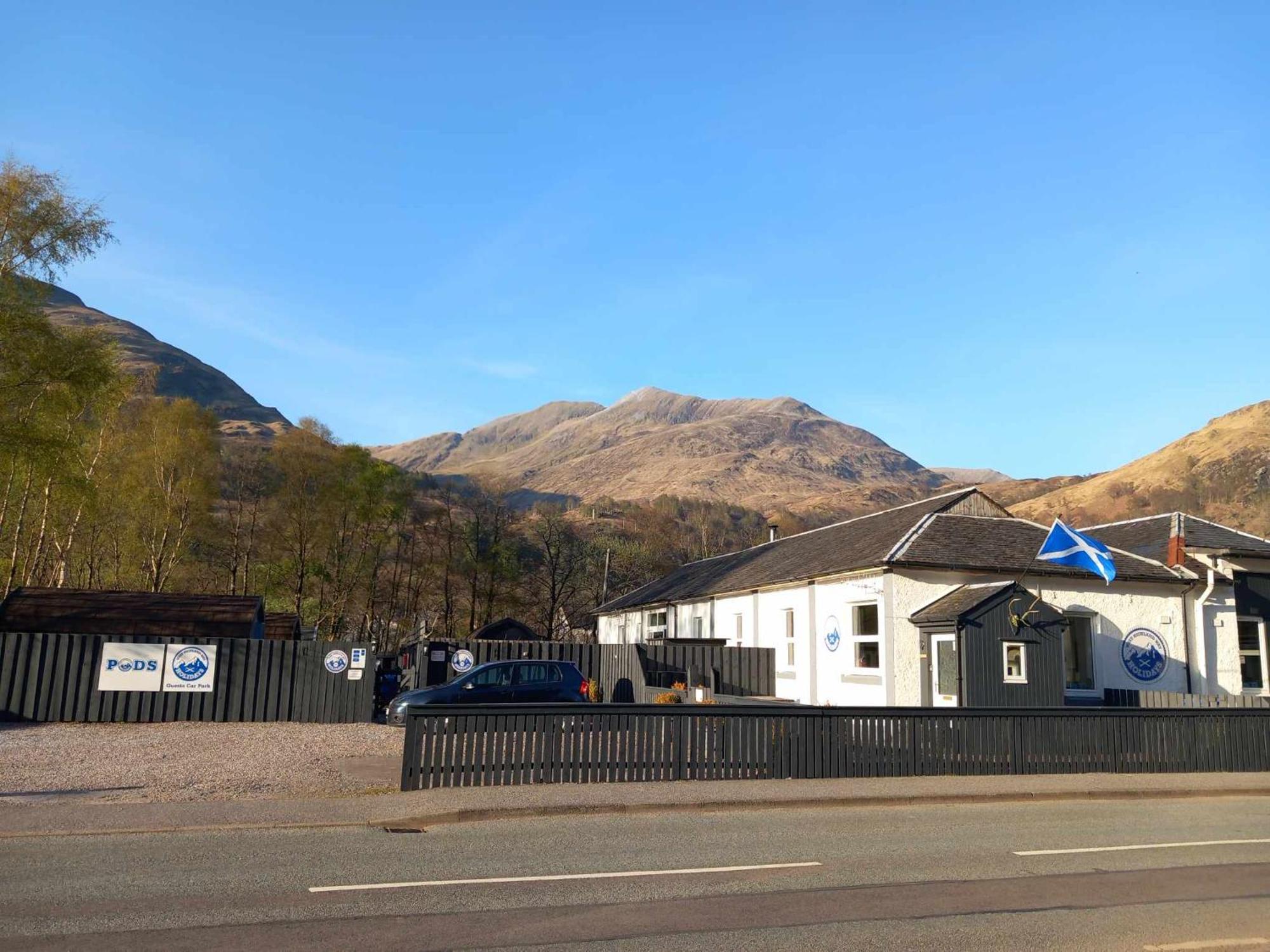 Etive Pod, West Highland Way Holidays คินลอคคลีเวน ภายนอก รูปภาพ